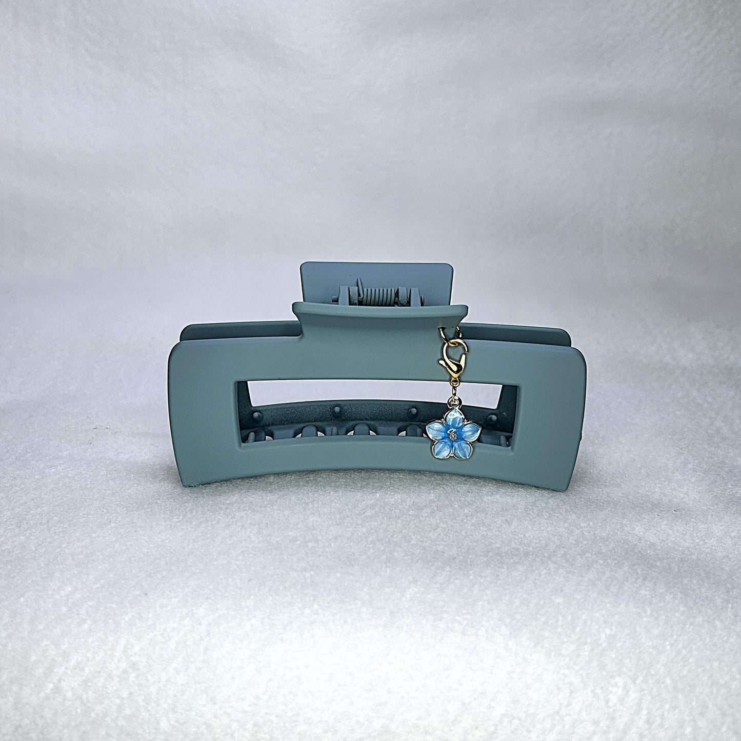 Customizable Claw Clip with Floral Charm Cool Tone