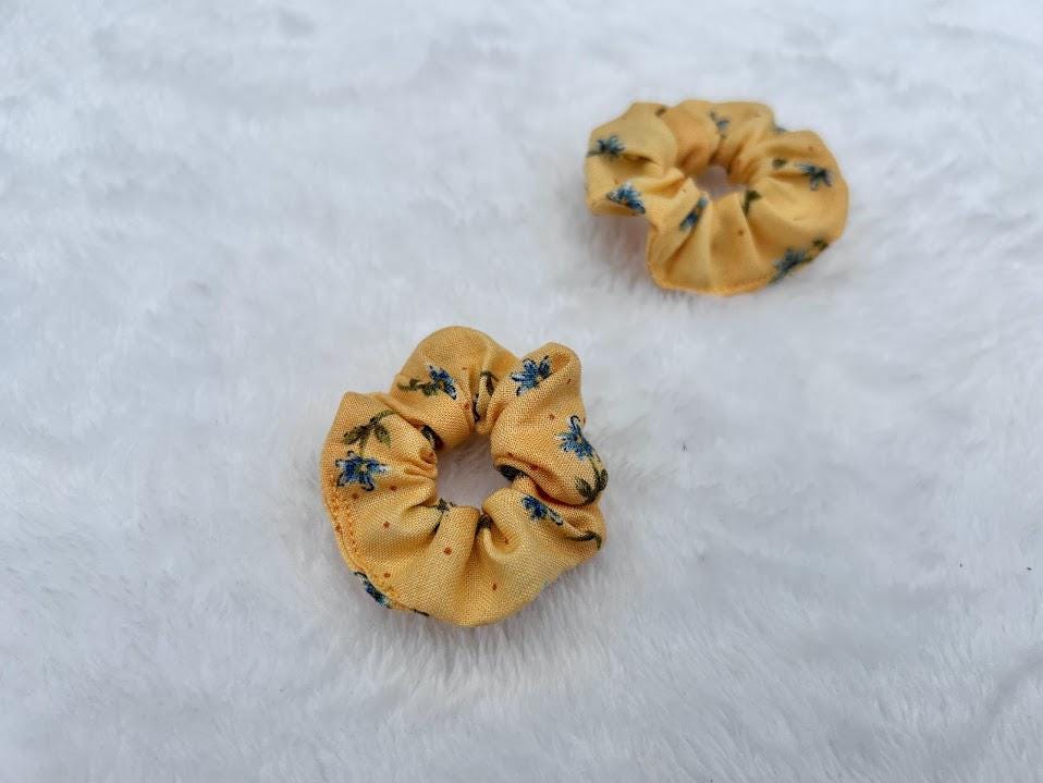 Mini Scrunchie Vintage Yellow Floral with Blue Flowers