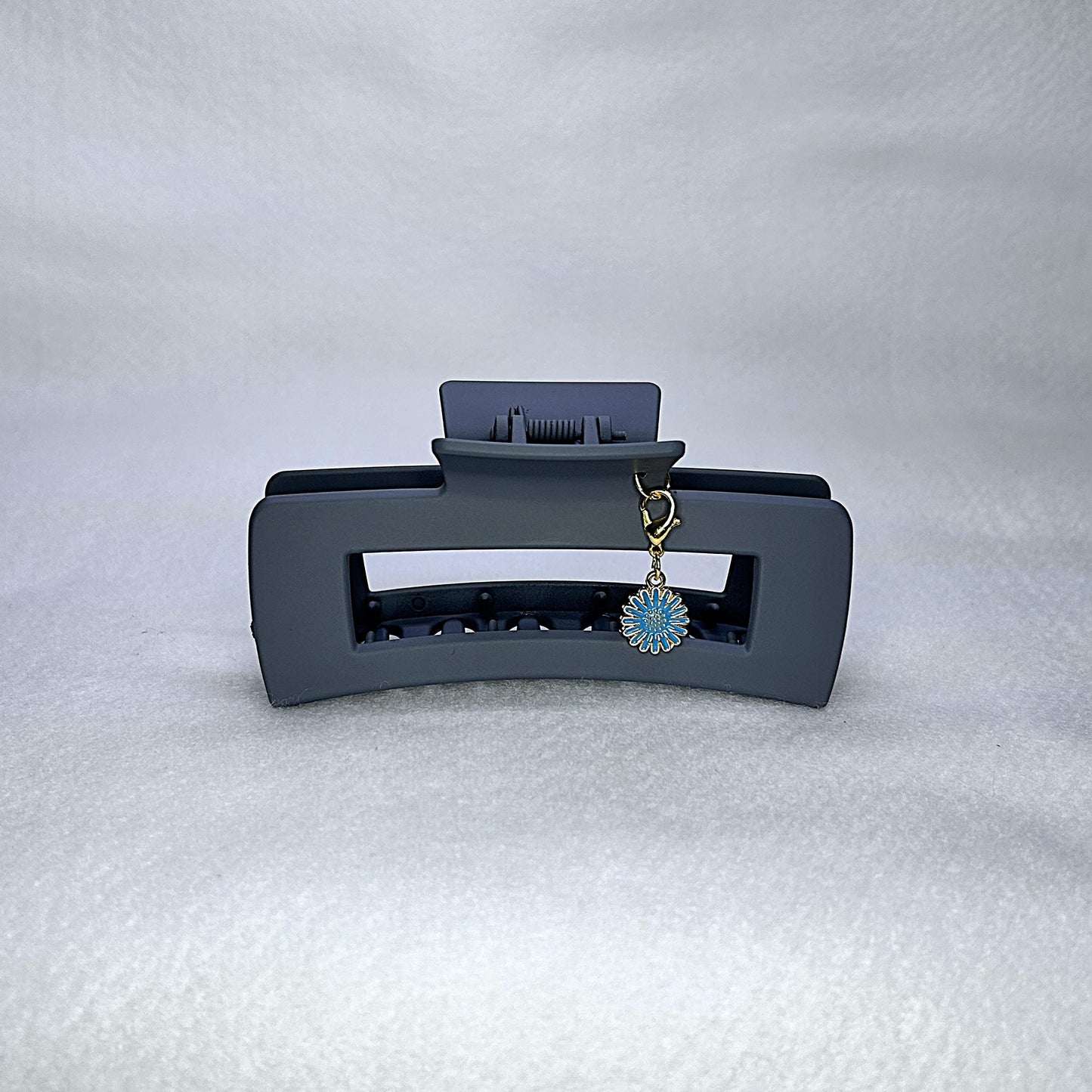 Customizable Claw Clip with Floral Charm Cool Tone