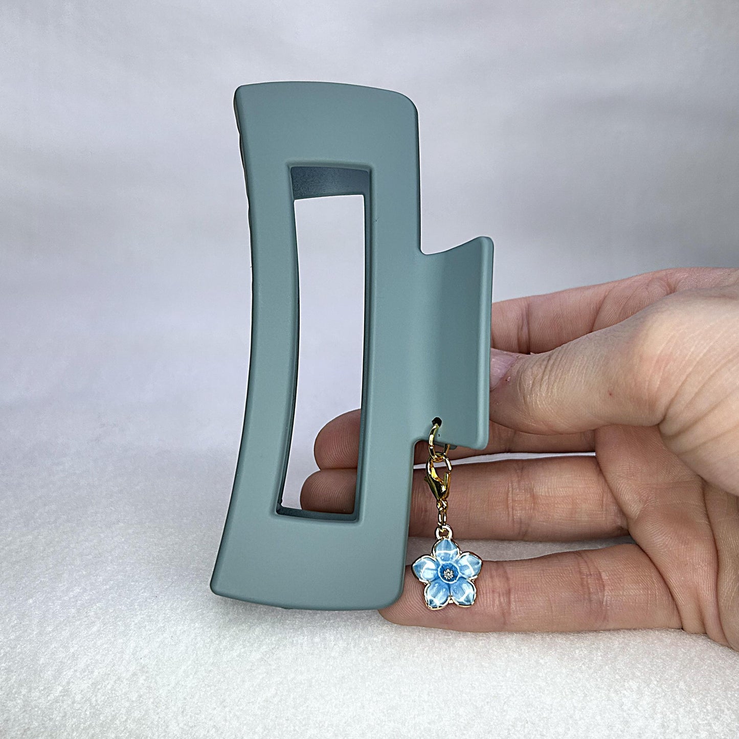 Customizable Claw Clip with Floral Charm Cool Tone