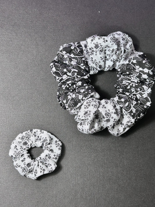 Mini Scrunchie Floral Black & White (White Base)
