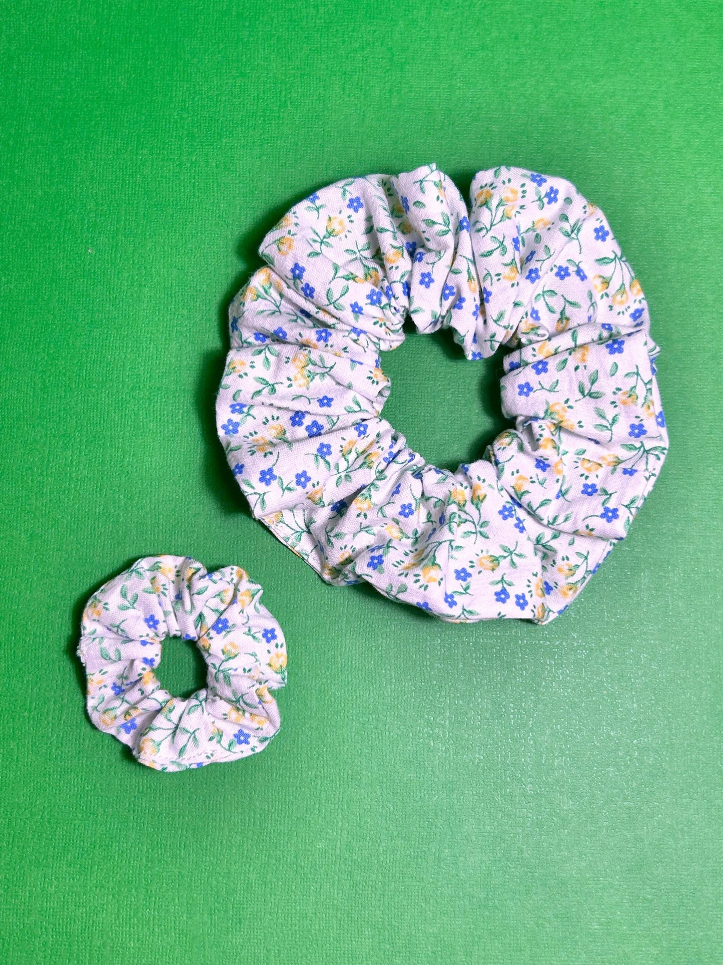 Vintage Floral Mini Scrunchie