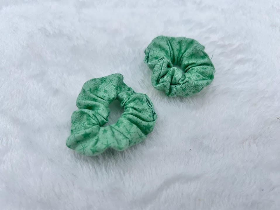 Mini Scrunchie Vintage Green Star