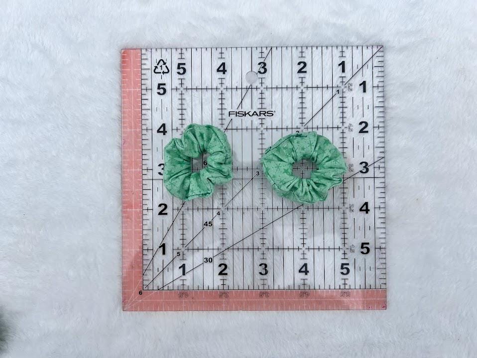 Mini Scrunchie Vintage Green Star