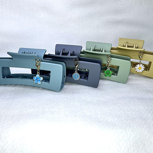 Customizable Claw Clip with Floral Charm Cool Tone