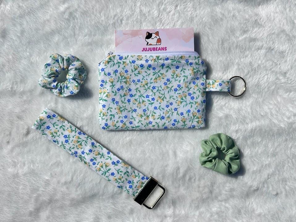 Vintage Floral Wristlet Keychain
