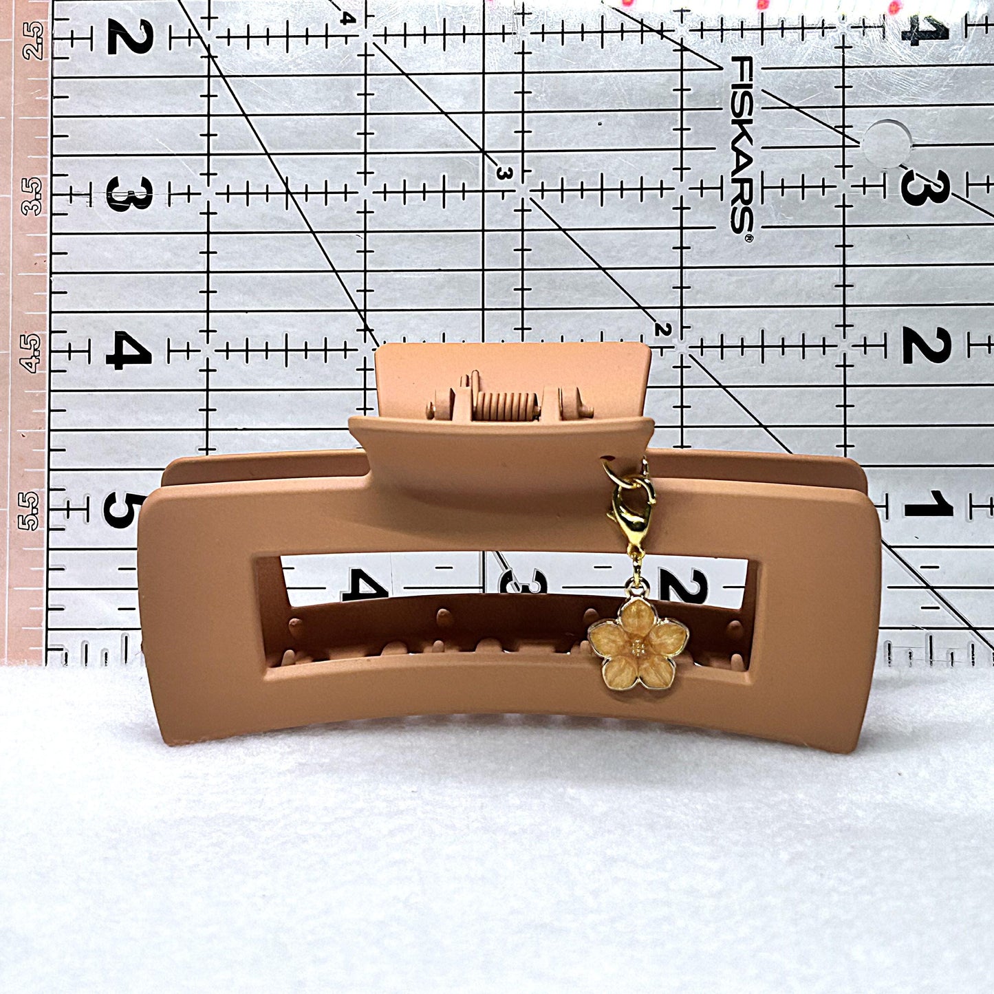 Customizable Matte Claw Clip with Floral Charm Vivid Colors