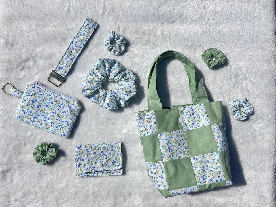 Mini Tote Bag Patchwork Green and Vintage Floral Fabric